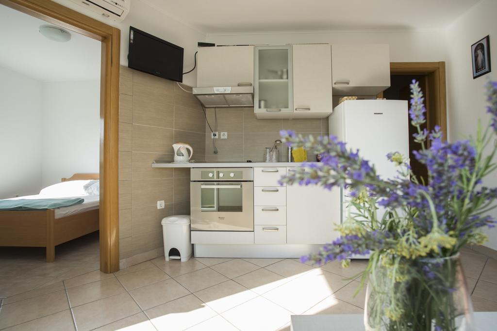 Jela Apartments Нін Екстер'єр фото